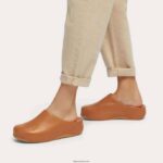 Women SHUV Leather Clogs Fitflop 882F330 Light Tan - Image 2