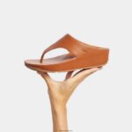 Women SHUV Leather Toe-Post Sandals Fitflop 882F149 Light Tan - Image 5